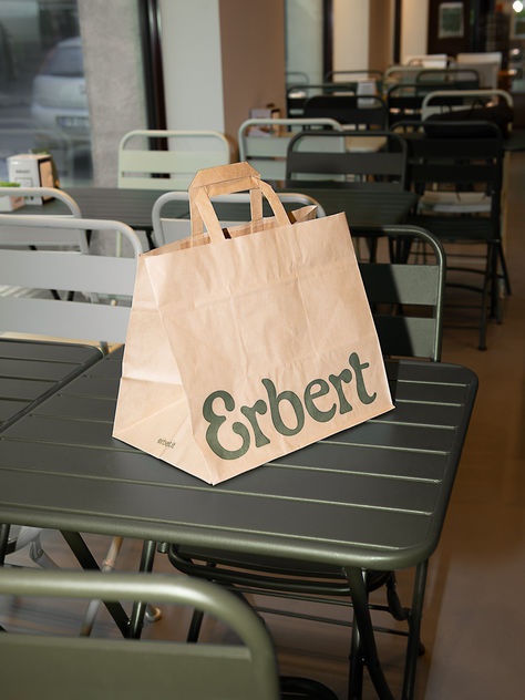 creative paper carry bag design inspiration Paper Carry Bag, Branded Shopping Bags, Restaurant Identity, Paper Bag Design, Fruit Packaging, Kraft Bag, Custom Printed Boxes, Bag Designs, Kraft Recipes