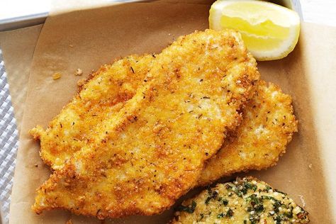 Gluten-free crispy rice chicken schnitzel Chicken Schnitzel Recipe, Schnitzel Recipe, Puffed Rice Cereal, Schnitzel Recipes, Chicken Schnitzel, Rice Chicken, Crispy Rice, Puffed Rice, German Recipes