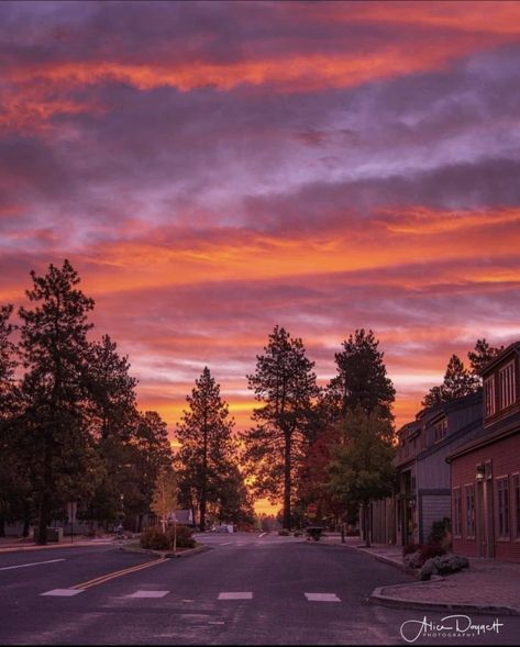 Beautiful Sunriver, Oregon! ~Amen~27 October 2021👼❌⭕❌⭕ Mix Aesthetic, Oregon Aesthetic, Sunriver Oregon, Washington Coast, Oregon Washington, Granola Girl, Heaven On Earth, Summer 2024, Summer Girls