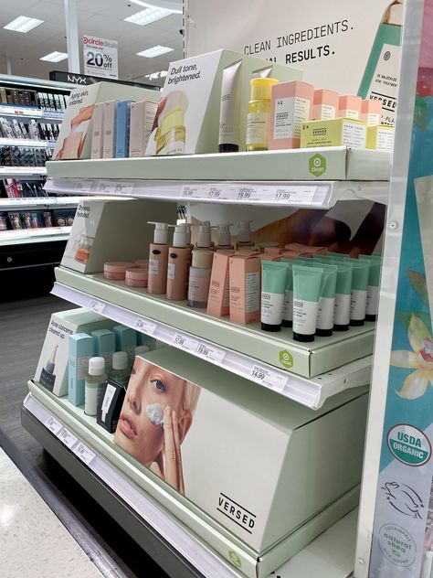 Target Shelves, Store Display Design, Supermarket Display, Skincare Store, Retail Design Display, Craft Market Display, Retail Shelving, Visual Merchandising Displays, Cosmetic Display