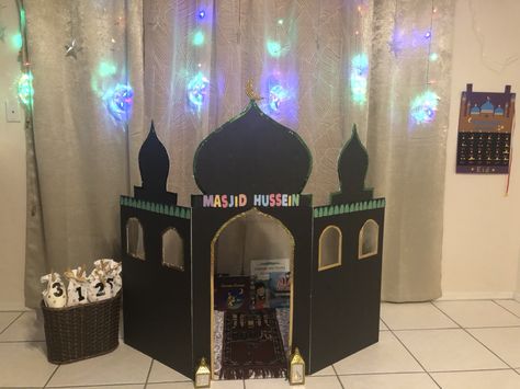 Ramadan Mosque Decorations, Decoraciones Ramadan, Muslim Prayer Room Ideas, Ramadan Celebration, Islamic Events, Islamic Kids Activities, Ramadan Kids, Ramadan Kareem Decoration, Ramadan Activities