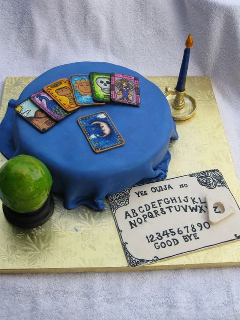 Psychic themed cake, everything edible except the cake board! Diy Party Food, Witch Cake, Cookie Cake Decorations, Cookie Cake Designs, Birthday Cake Pictures, Boho Party, Pretty Birthday Cakes, Cake Board, Diy Cake