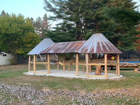 Grain Bin Animal Shelter, Corn Crib Gazebo Ideas, Silo Gazebo, Tiny Airbnb, Silo Bar, Bin Gazebo, Backyard Firepits, Gazebo Bar, Picnic Shelter