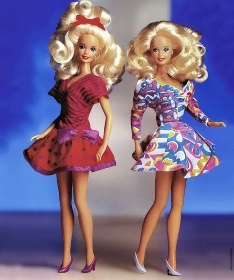 Barbie Magazine, 90s Outfits, Barbie 90s, Barbie Mattel, Barbie Vintage, 90s Outfit, 90s Aesthetic, Vintage Barbie Dolls, Barbie Friends