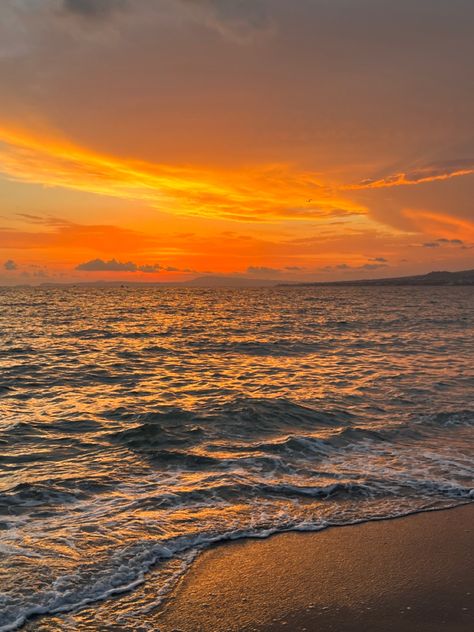 Orange Sea Aesthetic, Orange Aesthetic Landscape, Ocean Orange Aesthetic, Sunset Widget Aesthetic, Orange Hour Aesthetic, Soft Orange Aesthetic Vintage, Orange Aesthetic Minimalist, Pale Orange Aesthetic, Beach Aesthetic Orange