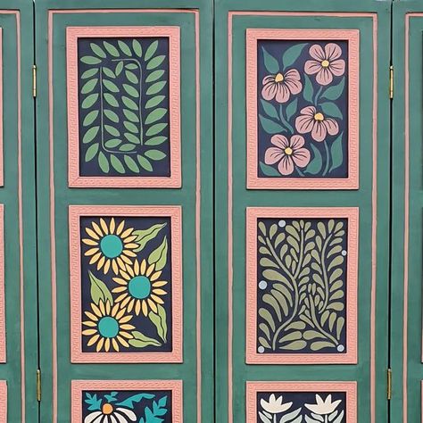 Painted Door Mural, Hand Painted Door Frame, Folk Art Door, Door Art Ideas, Cupboard Painting, Floral Painted Furniture, Hand Painted Door, Painted Armoire, Painting Mural