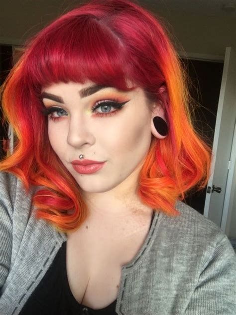 Red And Orange Hair, Orange Ombre Hair, Sunset Hair Color, Orange Hair Dye, Pink And Orange Hair, Red Orange Hair, Cheveux Oranges, Sunset Hair, Fire Hair