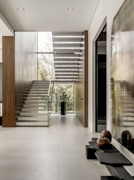 Living Room Stairs, Staircase Interior Design, Staircase Design Modern, Stairs In Living Room, Modern Entrance, Glass Staircase, Stairs Design Modern, Stairway Design, Floating Staircase