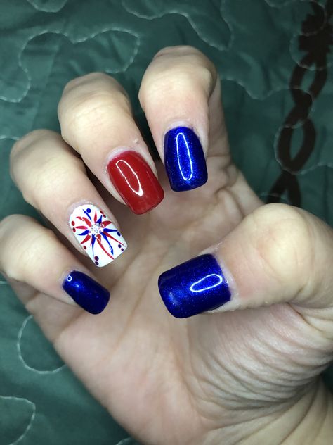 4th Or July Nails Simple, Nails 4th Of July Design Simple, Easy 4th Of July Nails Short, July 4th Nails Designs Dip Powder, Patriotic Nail Designs Red White Blue, 4th Of July Nails Short, July Nails 2024, Simple Fourth Of July Nails 2024, Short 4th Of July Nails