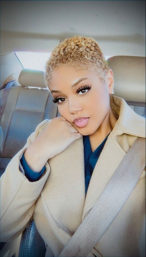 Blonde Twa Black Women, Natural Short Cuts, Blonde Twa, Short Bleached Hair, Tapered Twa, Big Chop Natural Hair, Natural Hair Haircuts, Curly Hair Fade, Black Women Short Hairstyles