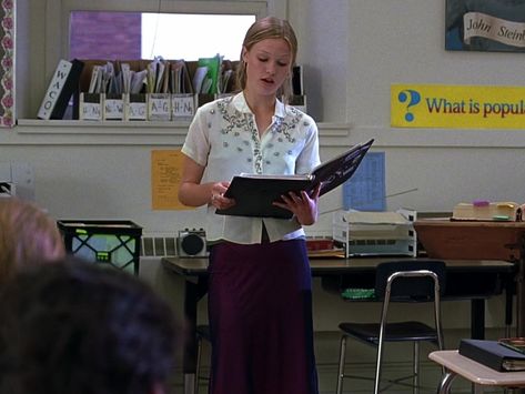 Kate Stratford, Kat Stratford, 10 Things I Hate About You, Julia Stiles, You Make Me Laugh, Girl Closet, Romance Movies, Film Stills, Girly Fashion