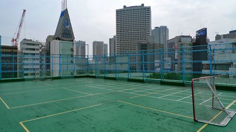 School Rooftop Aesthetic, School Rooftop, Rooftop Aesthetic, Tokyo School, Japan School, Building Roof, School Building, International Travel, Tennis Court