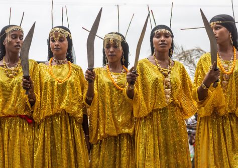 Afar tribe women dancing with a jile knife during expo fes… | Flickr Afar Women, Afar Tribe, Eritrean Independence, Eritrea Culture, Old Eritrean Pictures, Bilen Tribe Eritrea, Ethiopian Gurage Culture, Black Energy, African Love