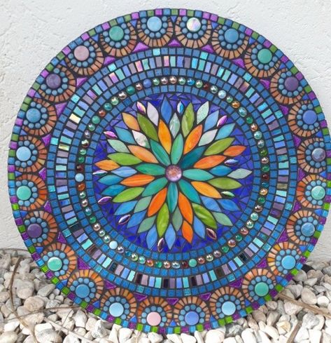 Mosaic Lazy Susan Patterns, Mosaic Lazy Susan, Mosaic Mandala, Mosaic Birdbath, Mosaic Tables, Mosaic Art Diy, Mosaic Tile Designs, Mosaic Pots, Mosaic Birds