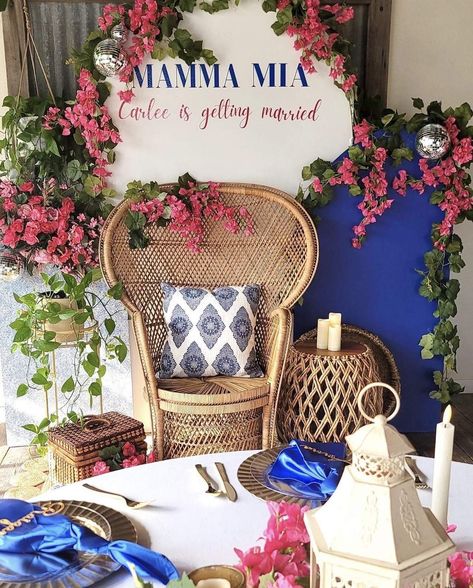 Momma Mia Bridal Shower Theme, Mamma Mia Wedding, Bridal Shower Table Decorations, Wedding Shower Party, Bridal Shower Inspo, Wedding Shower Themes, Bridal Theme, Rustic Party, Bridal Shower Tables