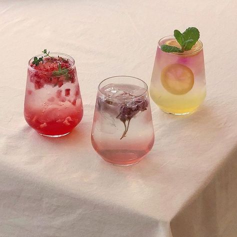 Beverages Aesthetic, Types Of Drinks, Korean Cafe, Fancy Drinks, Pretty Drinks, Dessert Drinks, Puddings, Cafe Food, Pretty Food