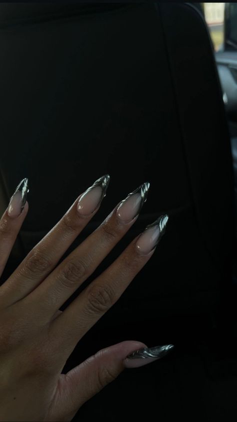 Silver Nails On Black Women, Chrome Nails For Black Women, Chrome Nails Designs Black Women, Silver Chrome And Black Nails, Silver Chrome Nails Black Women, Nail Almond Shape, Silver French Tip, Chrome French Tip, Nail Almond