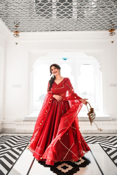 Ethnic Poses, Indian Dress Up, Not Caring, Obsessed With Her, Simple Lehenga, Lehenga Designs Simple, Anarkali Dress Pattern, Draping Fashion, Stylish Wedding Dresses