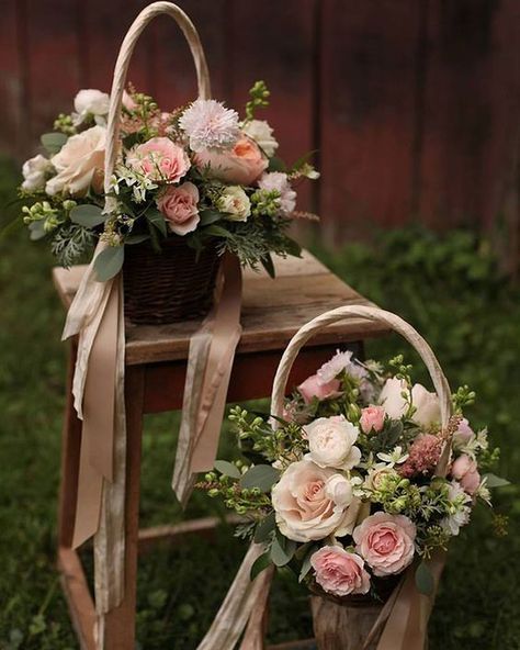 Wedding Bouquet Ideas: What to Choose Flower Shop Decor, Church Wedding Flowers, Country Theme Wedding, Bridal Shower Flowers, Rustic Bouquet, Flower Girl Baskets, Floral Arrangements Diy, Ceremony Ideas, Decoupage Vintage