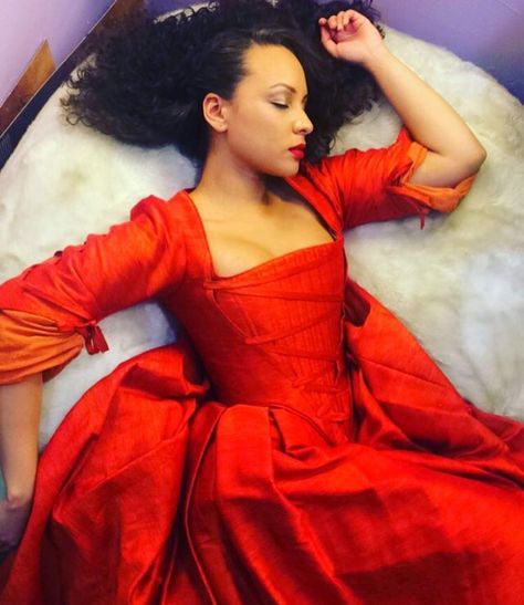 That's when Miss Maria Reynolds walked into my life Maria Reynolds, Hamilton Costume, Cast Of Hamilton, Jasmine Cephas Jones, Anthony Ramos, Hamilton Broadway, Hamilton Funny, Red Bone, Hamilton Memes