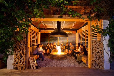 Terrasse Med Tak, Indoor Fire Pit, Gazebo With Fire Pit, Bled Slovenia, Backyard Pavilion, Fire Pit Area, Have Inspiration, Outdoor Gardens Design, Backyard Fire