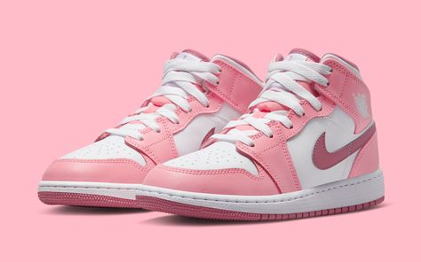 Jordan Rose, Jordan 1 Mid Pink, Nike Jordan 1 Mid, Jordan Mid, Air Jordan 1 Mid Gs, Streetwear Mode, Nike Air Jordan 1 Mid, Cute Nike Shoes, Nike Dunk High