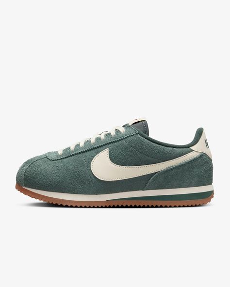 Nike Cortez Vintage Suede Women's Shoes. Nike.com Nike Cortez Vintage, Suede Nike, Suede Shoes Women, Wardrobe Architect, Nike Models, Vintage Suede, Love Now, Nike Cortez, Suede Shoes