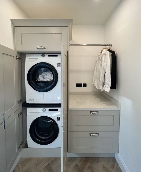 Cool Laundry Room, Flooring Laundry Room, Laundry Room Organization Diy, Diy Laundry Room, Laundry Room Colors, Laundry Room Renovation, Diy Laundry, Room Renovation, Laundry Room Organization