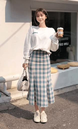 Korean Spring Outfits, Outfit Ideas Korean, Rok Outfit, Korean Outfit Street Styles, Tokyo Street Fashion, Korean Casual Outfits, Korean Fashion Dress, London Street Style, Korean Girl Fashion