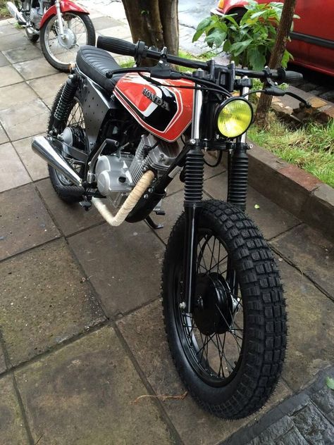 honda 125cc tracker no cafe racer / scrambler Cg125 Cafe Racer, 125cc Scrambler, Cg125 Scrambler, Scrambler Moto, Tw 125, Enduro Vintage, Brat Bike, Suzuki Cafe Racer, Cafe Racer Moto