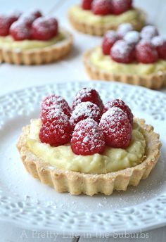 Recipe; Raspberry & Vanilla Bean Cream Tart Vanilla Bean Cream, Cream Tarts, Tarts Recipe, Raspberry Tarts, Tart Dessert, Dessert Aux Fruits, Pretty Life, Shortbread Crust, Fresh Raspberries