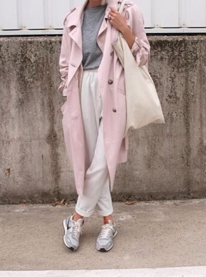 Colors Pink Coat Outfit, Trenchcoat Outfit, Everyday Outfits Fall, Pink Trench Coat, Trench Coat Outfit, Casual Work Wear, Quoi Porter, Pink Coat, Cute Fall Outfits