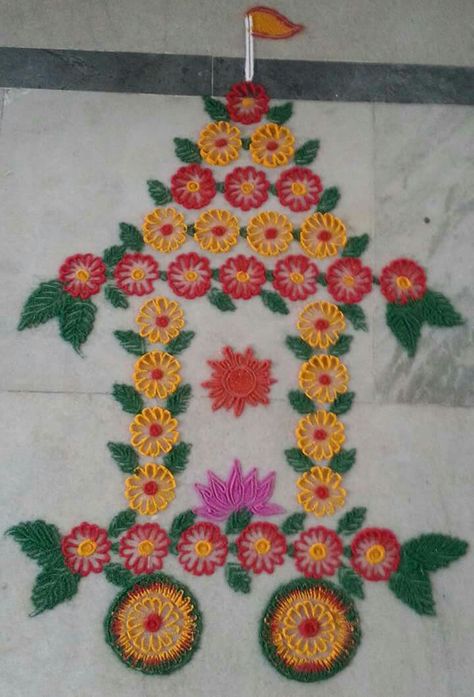 Radham Muggu With Colours, Ratham Muggu Rangoli Designs, Radham Muggu, Ratham Muggu, Theme Rangoli, Seeds Art, Tippudu Muggulu, Sankranti Muggulu, Colourful Rangoli