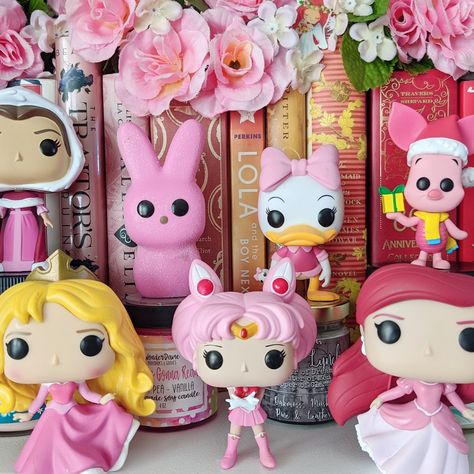 Geek Room, Funko Pop Collection, Pop Collection, Rosa Pink, Funko Pops, Funko Pop, Pink And Orange, Minnie Mouse, Geek Stuff