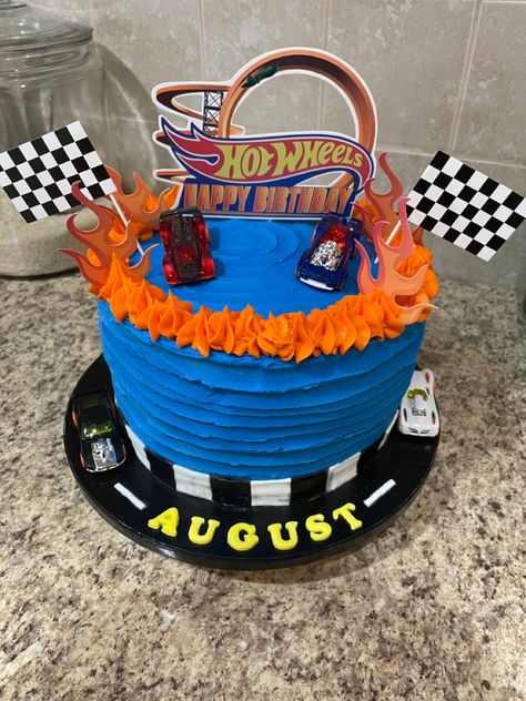 Hot Wheels Birthday Cupcakes, Easy Hot Wheels Cake, Hot Wheels Car Cake, Diy Hot Wheels Cake, Hot Wheels Cupcakes Ideas, Hot Wheels Birthday Party Ideas Cake, Hot Wheels Cake Ideas, Hotwheels Birthday Cake, Hot Wheels Cupcakes