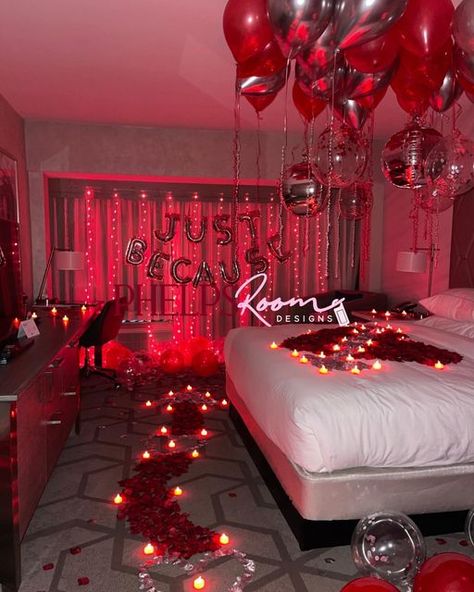 Romantic Bedroom Ideas For Him, Valentine's Day Hotel, Valentine Bedroom Decor, Hotel Room Decoration, Romantic Hotel Rooms, Wedding Night Room Decorations, Valentines Bedroom, Romantic Room Surprise, Romantic Room Decoration