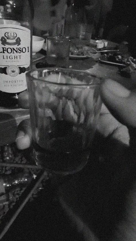 Emperador Light Drinks, Inuman Session, Acholic Drinks, Alcoholic Snapchat, Drinks Pictures, Alcoholic Drinks Pictures, Night Story, Light Drinks, Shopping Pictures