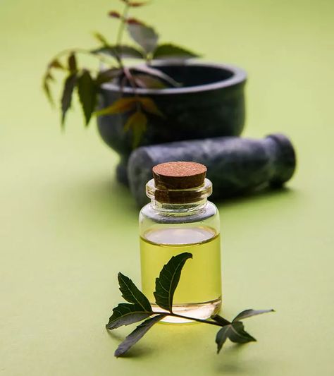 Tips To Use Neem Oil For Eczema Neem Powder, Skin Spots, Neem Oil, Oil Benefits, Oils For Skin, Skin Care Essentials, Tea Tree Oil, Almond Oil, Ayurveda