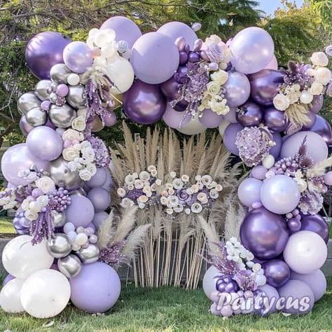 Purple Silver Decorations Party Ideas, Lavender And White Balloon Arch, Pastel Purple Baby Shower Ideas, Pearl Balloon Garland, Graduation Party Purple, Purple Balloon Arch, Silver Balloon Arch, Lavender Balloons, Lavender Party