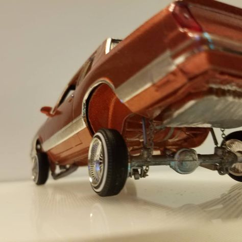 Model car scale 1/24-1/25 monte carlo Chevrolet Lowrider 1987 Monte Carlo, Car Lowrider, Lowrider Model Cars, Diorama 1:64, Plastic Model Cars, Lowrider, Model Cars, Model Car, Monte Carlo