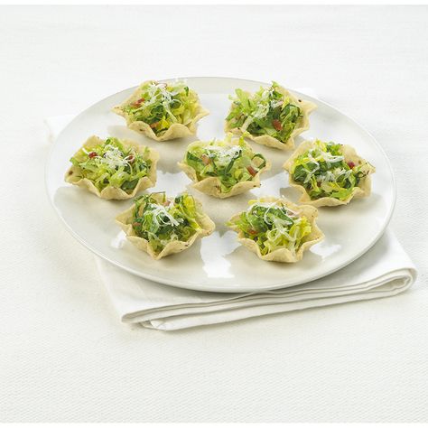 Caesar Scoops!® - Create the tastiest Caesar Scoops!®, Tostitos® own Caesar Salad Recipe with step-by-step instructions. Make the best Caesar Salad Recipe for any occasion. Petite Salad Appetizer, Tostitos Recipes, Tostitos Scoops, Cup Recipes, No Cook Appetizers, Caesar Salad Recipe, Scampi Recipe, Best Party Food, Veggie Delight