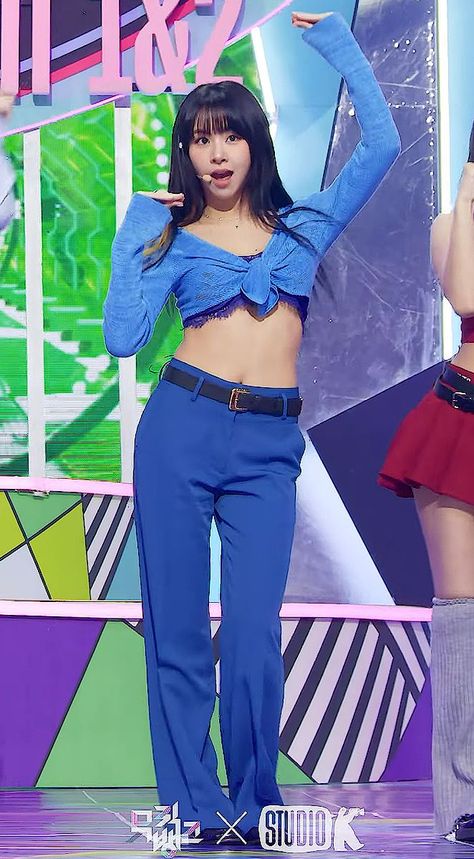 Twice Tzuyu, Concert Fits, Chaeyoung Twice, Blue Pants, Girls In Love, Kpop Outfits, Kpop Fashion, Stage Outfits, Dream Clothes