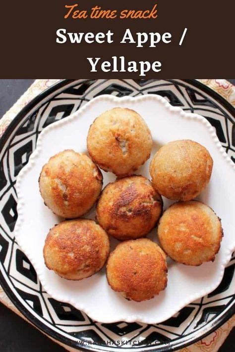 Yellape is a Goan sweet dish made with jaggery, mashed banana and rava or semolina. Yellape is also known as appe or paniyaram in South India and this dish can be called as sweet appe with sooji or sweet rava appe. This appe dish is a sweet snack recipe and can be served for breakfast or evening snacks along with tea or coffee. Rava Appe, Goan Fish Curry Recipe, Appe Recipe, Paniyaram Recipes, Holi Recipes, Diwali Recipes, Fish Curry Recipe, Veg Curry, Goan Recipes