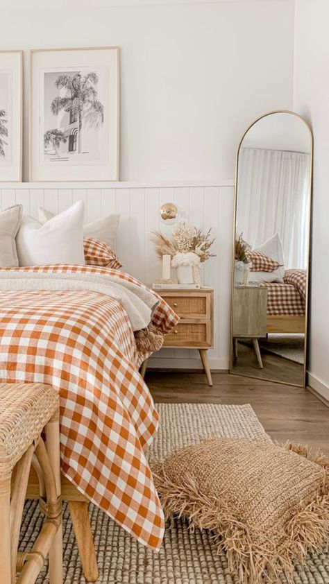 Gingham Bed Linen, Gingham Quilt Cover, Gingham Bedding Aesthetic, Gingham Bed Sheets, Gingham Bedroom, Gingham Bedding, Gingham Quilt, Gingham Linen, Cinnamon Brown