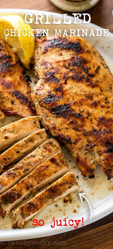 All you need is a handful of ingredients to make this super easy Italian Grilled Chicken Marinade. The flavor is zippy and robust with the perfect punch of spice. Italian Grilled Chicken, Italian Marinade For Chicken, Grilled Italian Chicken, Italian Chicken Breast, Grilled Chicken Tacos, Grilled Chicken Marinade, Italian Grill, Easy Marinades, Easy Grilled Chicken