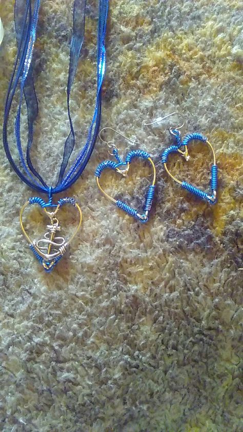 Fish hook heart anchor in blue w matching earrings Fishing Crafts, Fishing Jewelry, Fish Hook Jewelry, Fish Lure, Fish Jewelry, Fish Crafts, Fish Hooks, Bracelets Diy, Beaded Bracelets Diy