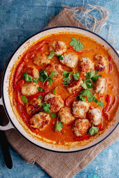 This creamy Thai turkey meatball curry makes such an easy weeknight dinner. Serve with fluffy rice and fresh coriander for a speedy and spicy meal! #thecookreport #meatballcurry #thaicurry Recipe Using Applesauce, Red Curry Lentils, Meatball Curry, Poulet Tikka Masala, Recipes Using Rotisserie Chicken, Curry Meatballs, Turkey Meatball, Coconut Sauce, Winter Dinner Recipes