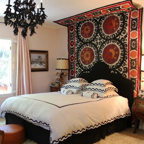 Modernise Your Bedroom With A Simple Headboard Transformation - The Rug Seller Blog Casa Rock, Reka Bentuk Bilik Tidur, Hiasan Bilik Tidur, Bohemian Room, Condo Ideas, Over The Bed, Beautiful Bedrooms, New Wall, Home Fashion