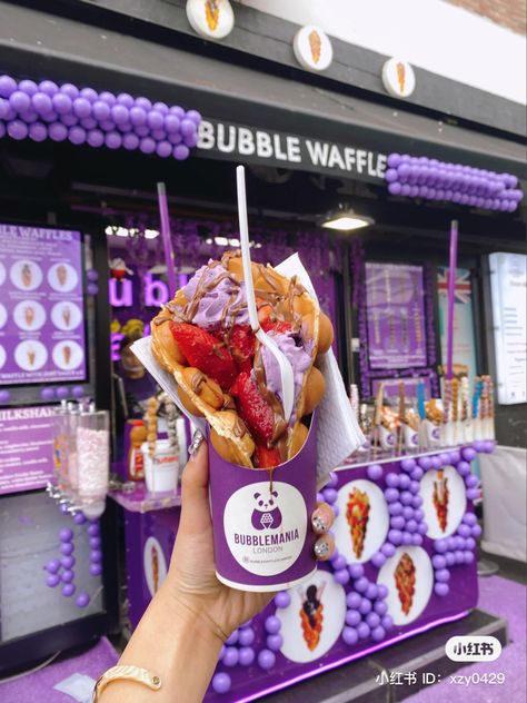 Food Truck Waffles Ideas, Waffle Stand Ideas, Girly Food Truck, Brunch Food Truck, Bubble Waffle Ice Cream, Unique Food Truck Ideas, Waffle Business, Waffle Truck, Food Truck Desserts