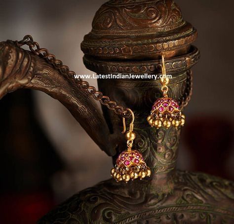 Ruby Earrings Gold Indian, Jumkas Gold Indian Bridal Latest, Ruby Earrings Indian, Earrings Latest, Gold Jhumka Earrings, Burmese Ruby, Gold Jewelry Outfits, Gold Jewelry Simple Necklace, Pink Stones